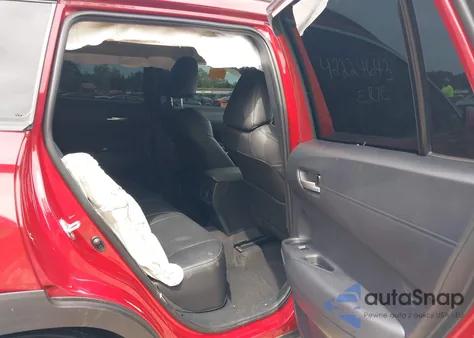 2024 Toyota Corolla Cross Xle из США, поврежденный, VIN 7MUDAABG4RV119507